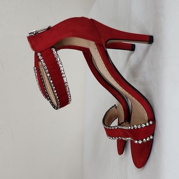 New Adrienne Vittadini Gracy Red Leather Embellished Stiletto Sandal Size 7.5M - Picture 3 of 11